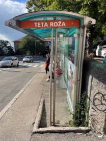 Teta Roža, autobusna stanica